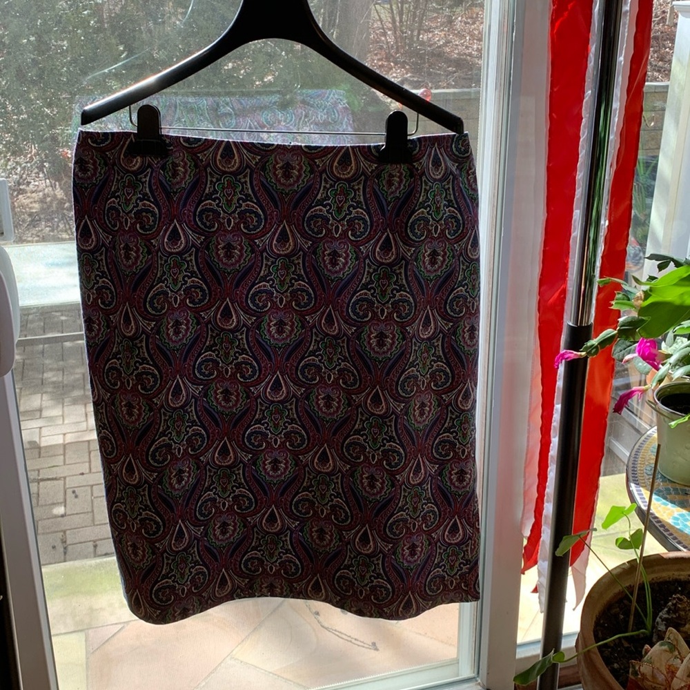 Talbots Navy multi Paisley Skirt 18W Fully Lined.